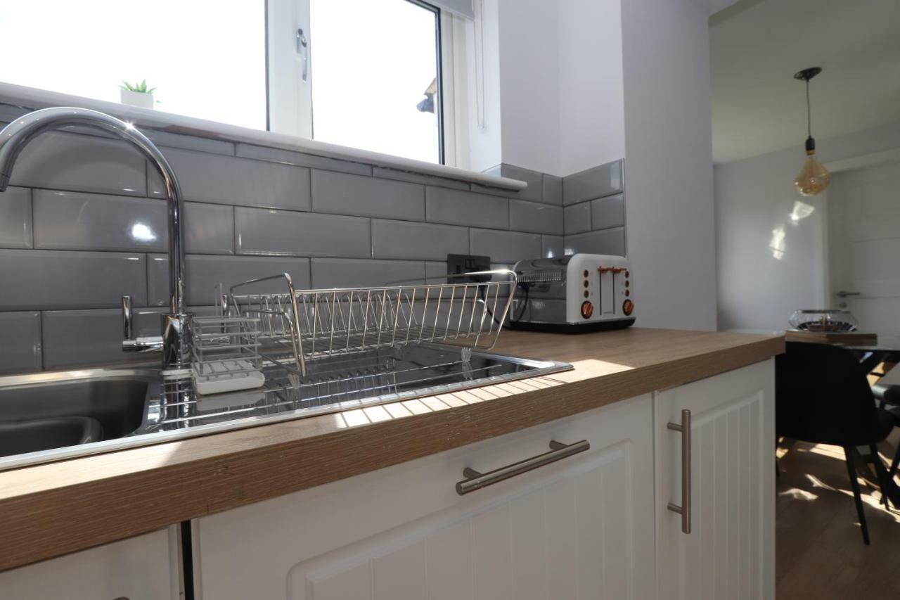 Dunfermline - Luxury 3 Bedroom 2 Bathroom Detached House With Garden المظهر الخارجي الصورة